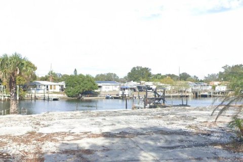 Terreno en venta en Holiday, Florida № 1001175 - foto 1