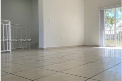 Townhouse in Hialeah, Florida 3 bedrooms, 123.37 sq.m. № 813241 - photo 13