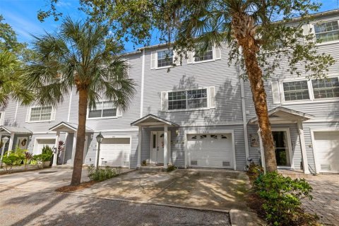 Townhouse in Palm Harbor, Florida 3 bedrooms, 148.64 sq.m. № 1303639 - photo 2