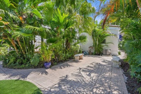 Villa ou maison à vendre à Fort Lauderdale, Floride: 2 chambres, 125.42 m2 № 839819 - photo 30