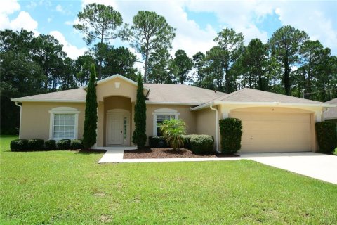 Villa ou maison à louer à Palm Coast, Floride: 3 chambres, 172.05 m2 № 1340999 - photo 1