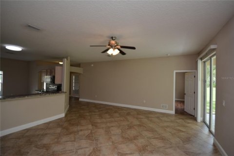 House in Palm Coast, Florida 3 bedrooms, 172.05 sq.m. № 1340999 - photo 9