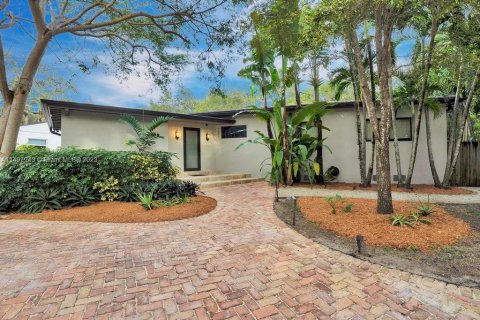 Casa en venta en South Miami, Florida, 4 dormitorios, 225.66 m2 № 890042 - foto 2