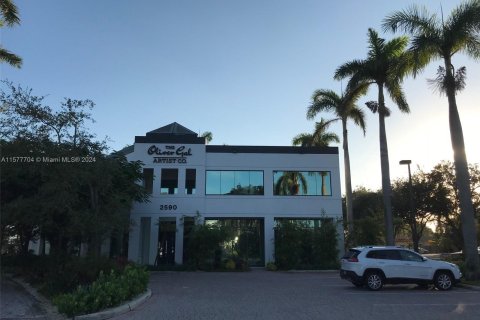 Immobilier commercial à vendre à Hollywood, Floride № 1147365 - photo 1