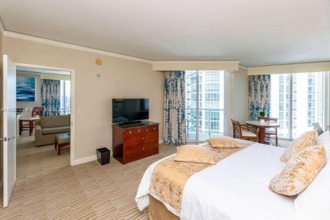 Condo in Sunny Isles Beach, Florida, 2 bedrooms  № 1221747 - photo 21