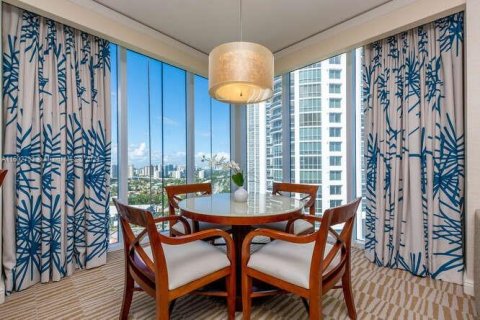 Copropriété à vendre à Sunny Isles Beach, Floride: 2 chambres, 94.85 m2 № 1221747 - photo 14