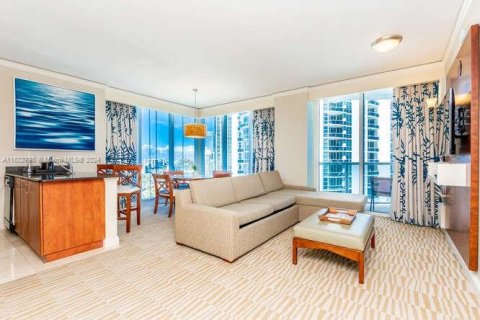 Condo in Sunny Isles Beach, Florida, 2 bedrooms  № 1221747 - photo 10