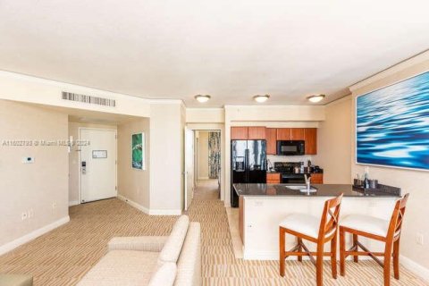 Condo in Sunny Isles Beach, Florida, 2 bedrooms  № 1221747 - photo 9