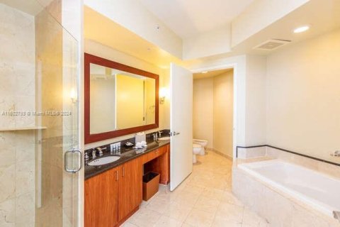 Copropriété à vendre à Sunny Isles Beach, Floride: 2 chambres, 94.85 m2 № 1221747 - photo 30