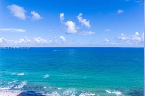 Condominio en venta en Sunny Isles Beach, Florida, 2 dormitorios, 94.85 m2 № 1221747 - foto 4