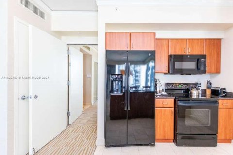 Condo in Sunny Isles Beach, Florida, 2 bedrooms  № 1221747 - photo 18