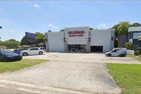 Commercial property in Tampa, Florida 1069.86 sq.m. № 751625 - photo 1