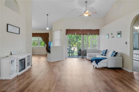 Villa ou maison à vendre à North Port, Floride: 3 chambres, 197.7 m2 № 1250335 - photo 6