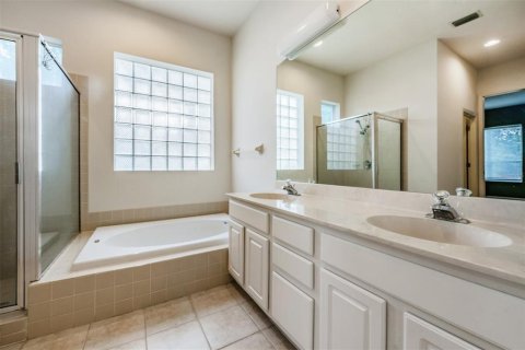 Casa en venta en Tampa, Florida, 4 dormitorios, 233.93 m2 № 1247171 - foto 17