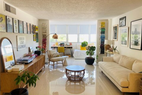 Copropriété à vendre à Miami Beach, Floride: 1 chambre, 63.17 m2 № 1078749 - photo 6