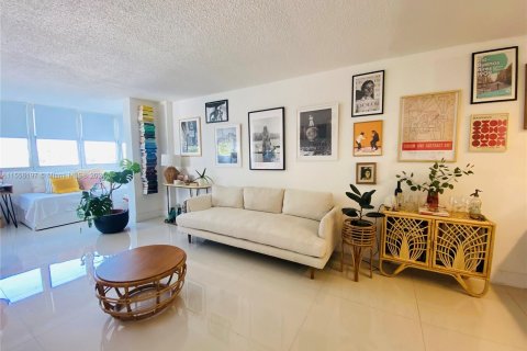 Copropriété à vendre à Miami Beach, Floride: 1 chambre, 63.17 m2 № 1078749 - photo 8