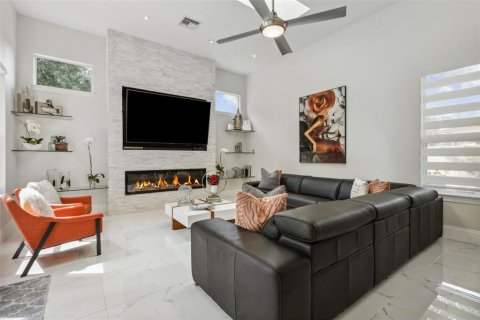 Casa en venta en Orlando, Florida, 6 dormitorios, 396.97 m2 № 1354335 - foto 26