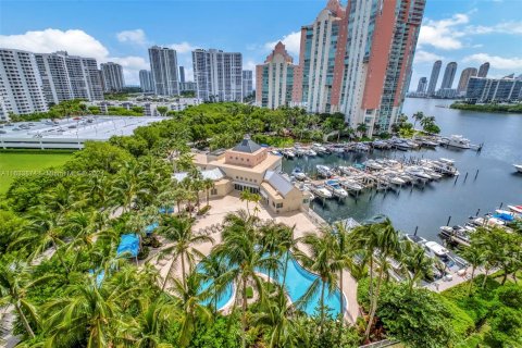 Condominio en venta en Aventura, Florida, 3 dormitorios, 153.29 m2 № 1294985 - foto 12