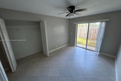 House in Lake Worth, Florida 3 bedrooms, 100.8 sq.m. № 876205 - photo 15