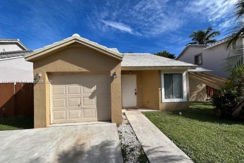 Casa en venta en Lake Worth, Florida, 3 dormitorios, 100.8 m2 № 876205 - foto 2