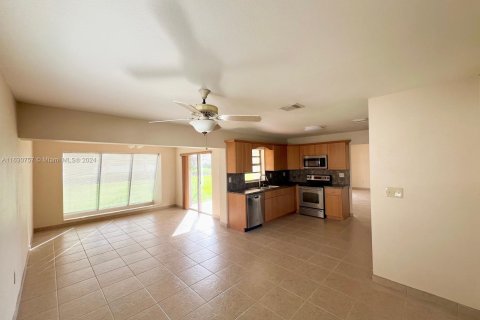 House in Miami, Florida 3 bedrooms, 145.21 sq.m. № 1291426 - photo 8