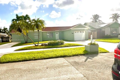 House in Miami, Florida 3 bedrooms, 145.21 sq.m. № 1291426 - photo 6