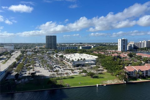 Condo in Hollywood, Florida, 1 bedroom  № 1330343 - photo 14