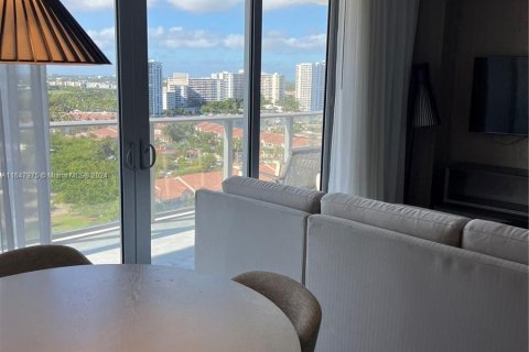 Condo in Hollywood, Florida, 1 bedroom  № 1330343 - photo 21