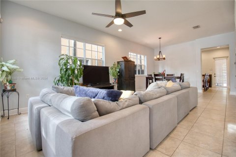 Touwnhouse à vendre à Pembroke Pines, Floride: 3 chambres, 154.22 m2 № 1330313 - photo 1