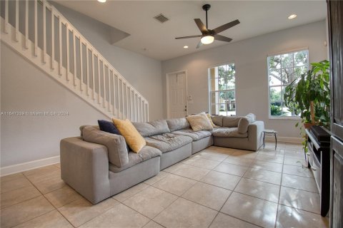 Townhouse in Pembroke Pines, Florida 3 bedrooms, 154.22 sq.m. № 1330313 - photo 4