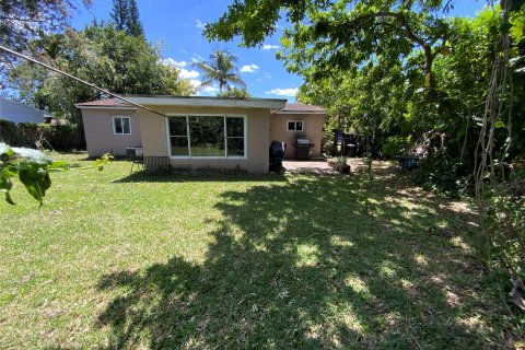 House in Pompano Beach, Florida 2 bedrooms, 92.44 sq.m. № 1119035 - photo 3