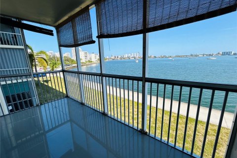 Copropriété à vendre à Aventura, Floride: 1 chambre, 71.35 m2 № 1132534 - photo 22