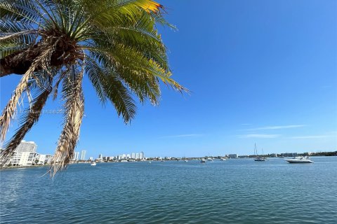 Condo in Aventura, Florida, 1 bedroom  № 1132534 - photo 12