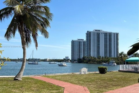 Copropriété à vendre à Aventura, Floride: 1 chambre, 71.35 m2 № 1132534 - photo 11