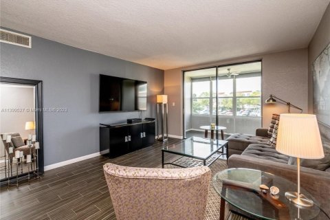 Condominio en venta en Lauderdale Lakes, Florida, 2 dormitorios, 93.83 m2 № 537443 - foto 13