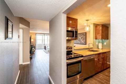 Copropriété à vendre à Lauderdale Lakes, Floride: 2 chambres, 93.83 m2 № 537443 - photo 6