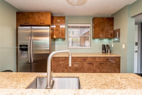 Condominio en venta en Lauderdale Lakes, Florida, 2 dormitorios, 93.83 m2 № 537443 - foto 3