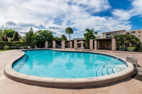 Condominio en venta en Lauderdale Lakes, Florida, 2 dormitorios, 93.83 m2 № 537443 - foto 18