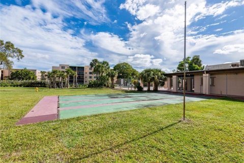 Copropriété à vendre à Lauderdale Lakes, Floride: 2 chambres, 93.83 m2 № 537443 - photo 19