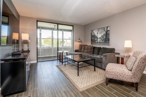 Copropriété à vendre à Lauderdale Lakes, Floride: 2 chambres, 93.83 m2 № 537443 - photo 12