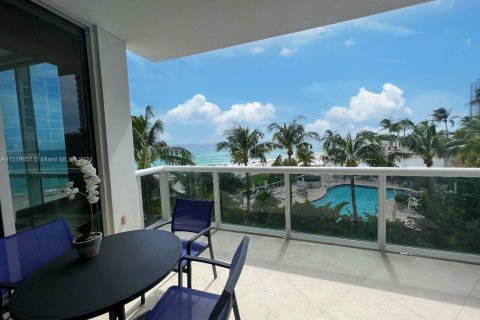 Condominio en venta en Sunny Isles Beach, Florida, 2 dormitorios, 125.23 m2 № 969903 - foto 1