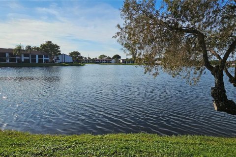 Condo in Oakland Park, Florida, 2 bedrooms  № 1230061 - photo 29