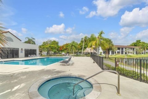 Condo in Oakland Park, Florida, 2 bedrooms  № 1230061 - photo 18