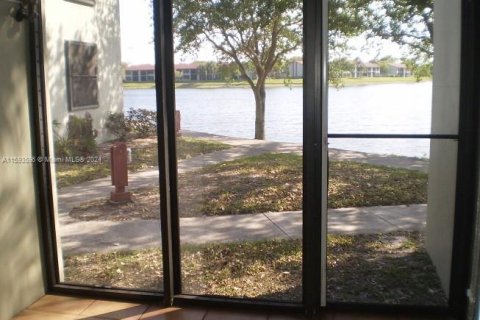 Condominio en venta en Oakland Park, Florida, 2 dormitorios, 82.68 m2 № 1230061 - foto 2