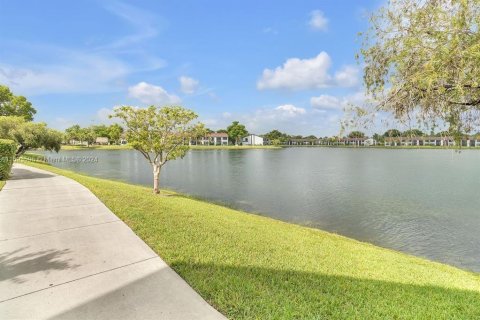 Condo in Oakland Park, Florida, 2 bedrooms  № 1230061 - photo 17