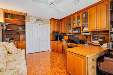 Condo in Daytona Beach, Florida, 2 bedrooms  № 1350416 - photo 15