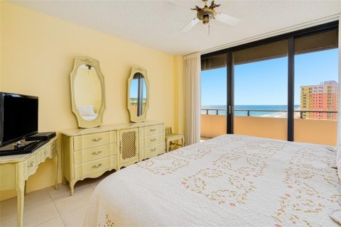 Condo in Daytona Beach, Florida, 2 bedrooms  № 1350416 - photo 17