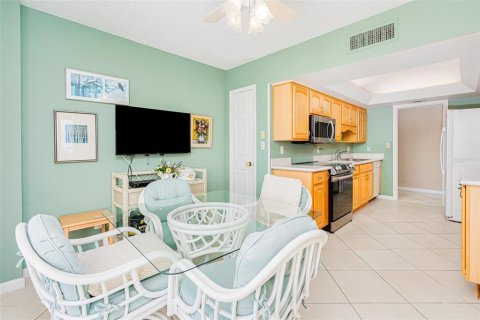 Condo in Daytona Beach, Florida, 2 bedrooms  № 1350416 - photo 9