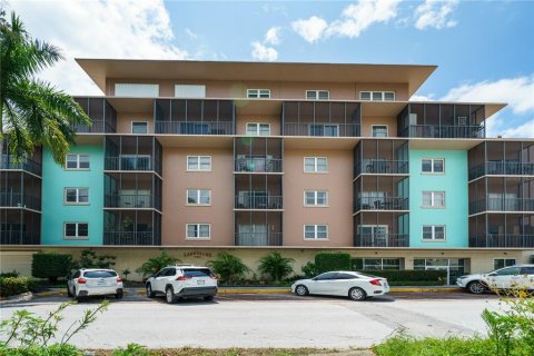 Condo in Saint Petersburg, Florida, 2 bedrooms  № 1350417 - photo 22