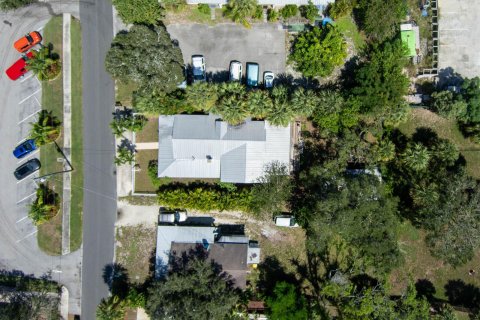 House in Stuart, Florida 3 bedrooms, 86.21 sq.m. № 981738 - photo 1